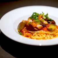 ナスとベーコンのフレッシュトマトソースパスタ